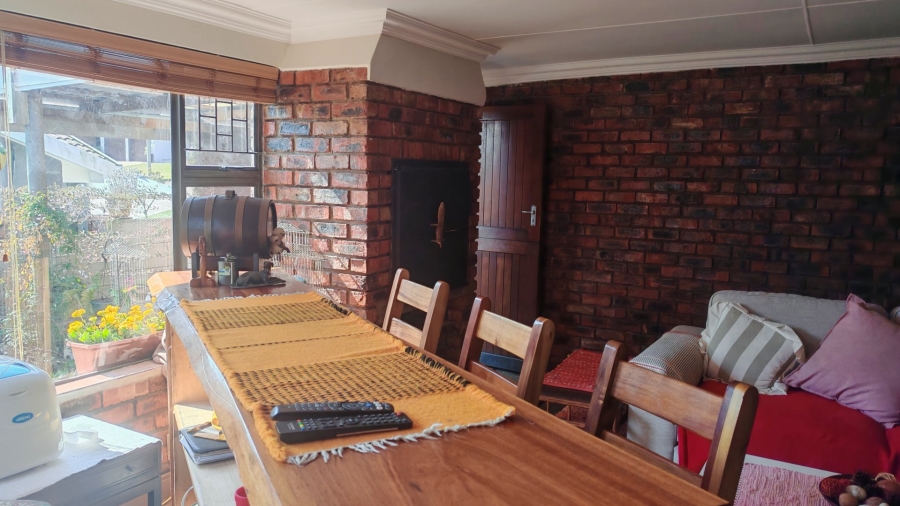 3 Bedroom Property for Sale in Fraaiuitsig Western Cape